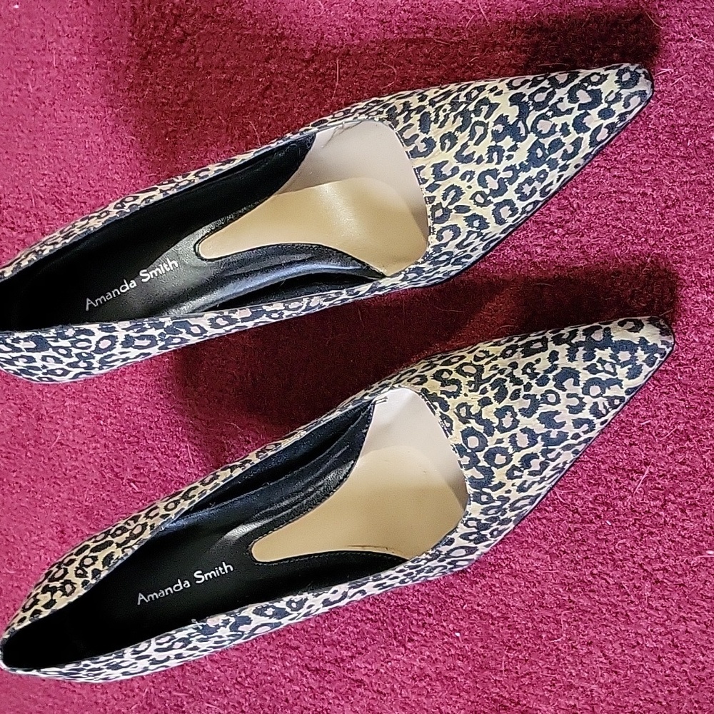 High heeled cheeta print shoes size 9